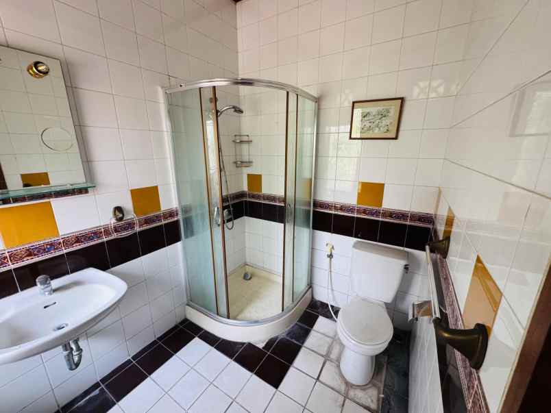 dijual rumah jalan terusan hang lekir