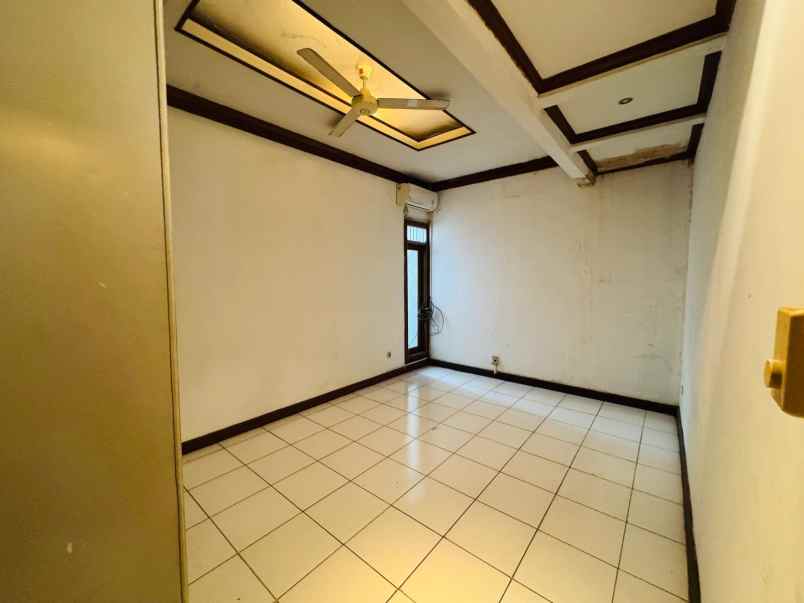 dijual rumah jalan terusan hang lekir