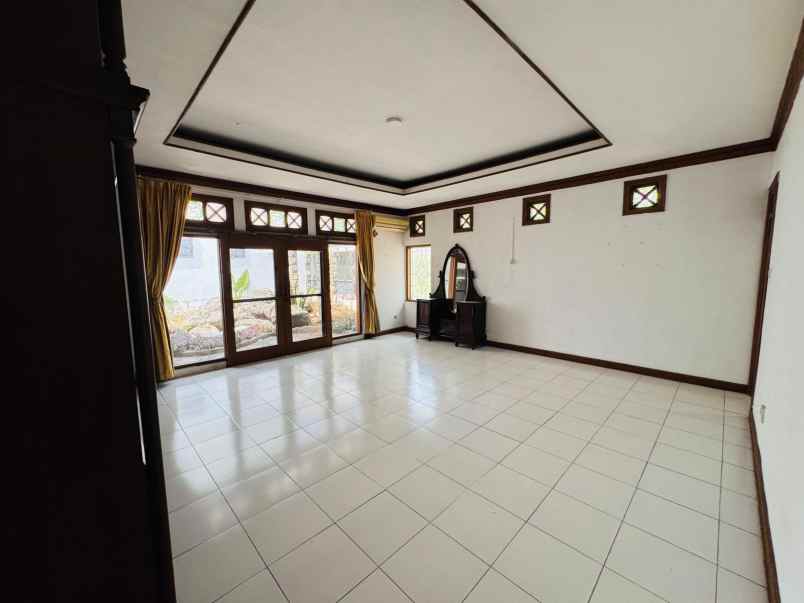 dijual rumah jalan terusan hang lekir