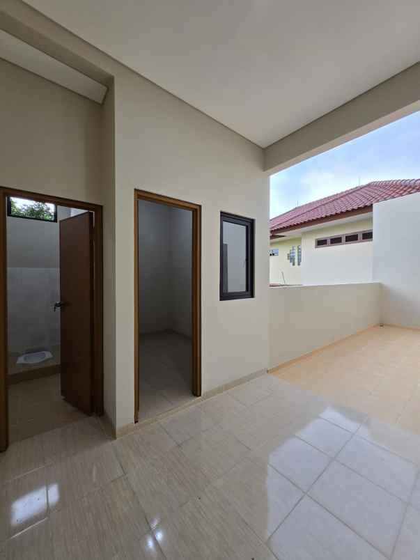 dijual rumah jatibening