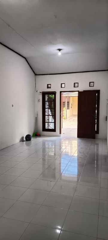 dijual rumah jatinegara