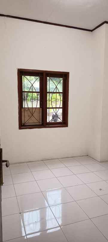 dijual rumah jatinegara