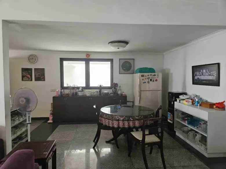 dijual rumah jelambar