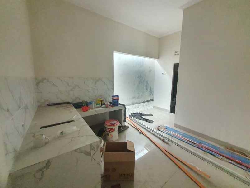 dijual rumah jl beruang raya pondok