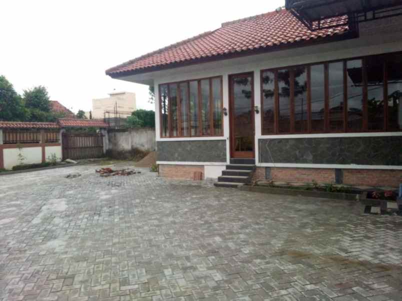 dijual rumah jl bougenville no 8