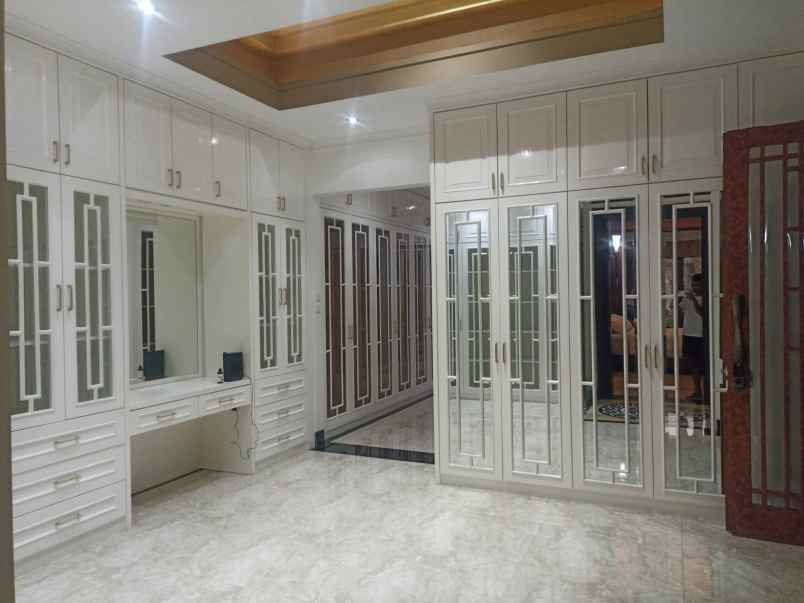 dijual rumah jl duta indah