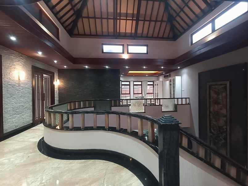 dijual rumah jl duta indah