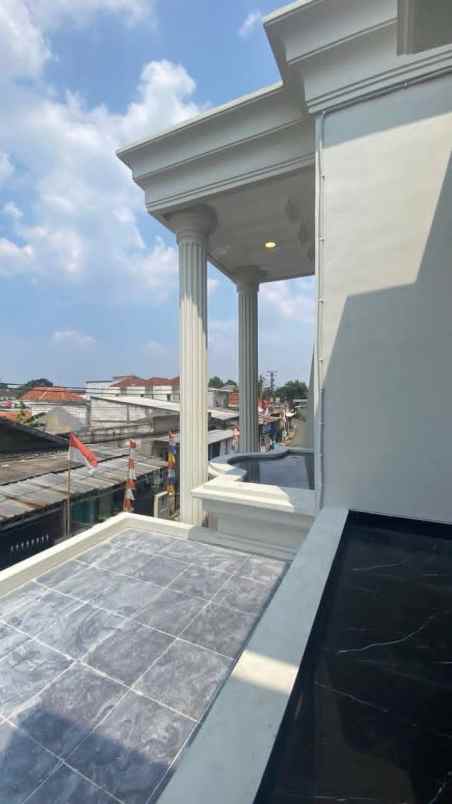 dijual rumah jl haji kocen