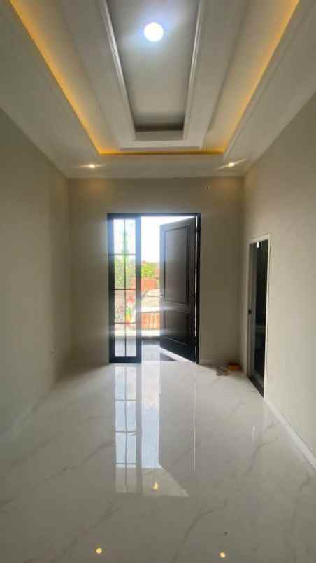 dijual rumah jl haji kocen