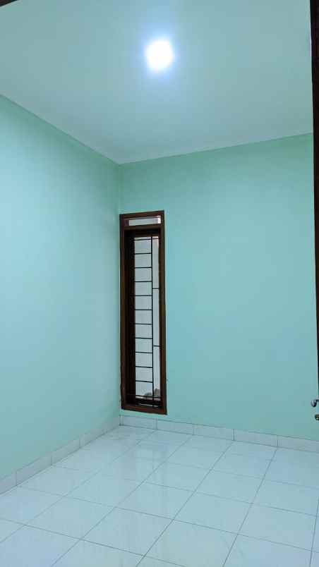 dijual rumah jl houkeri cisaranten