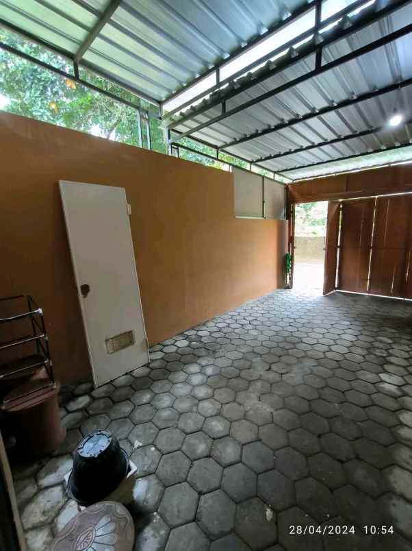 dijual rumah jl jetkol subadri