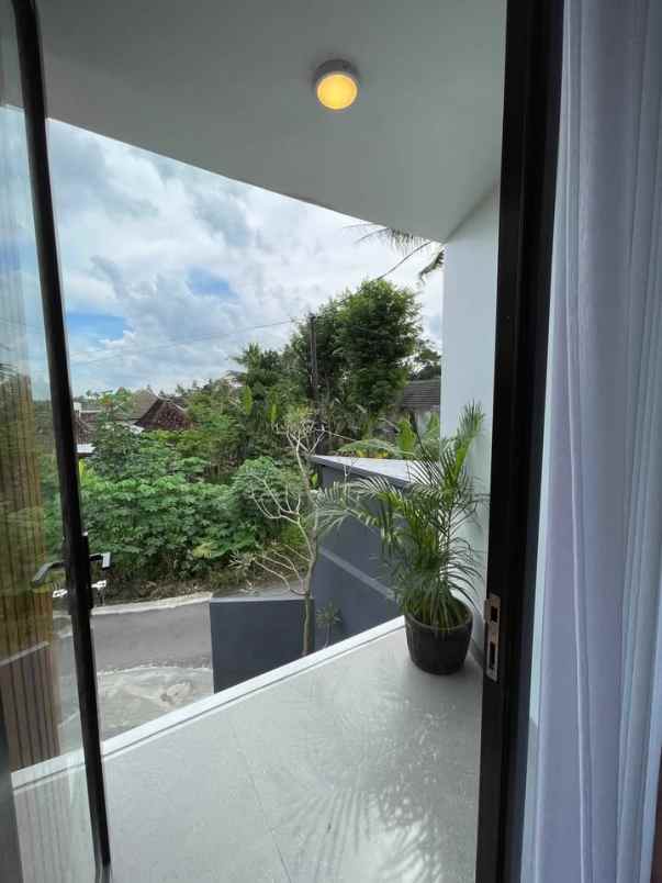 dijual rumah jl kaliurang km 11