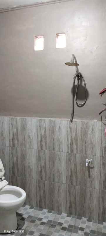 dijual rumah jl karya 1