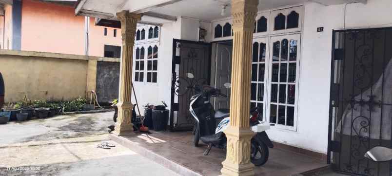 dijual rumah jl karya 1