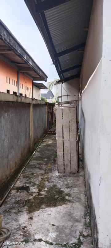 dijual rumah jl karya 1