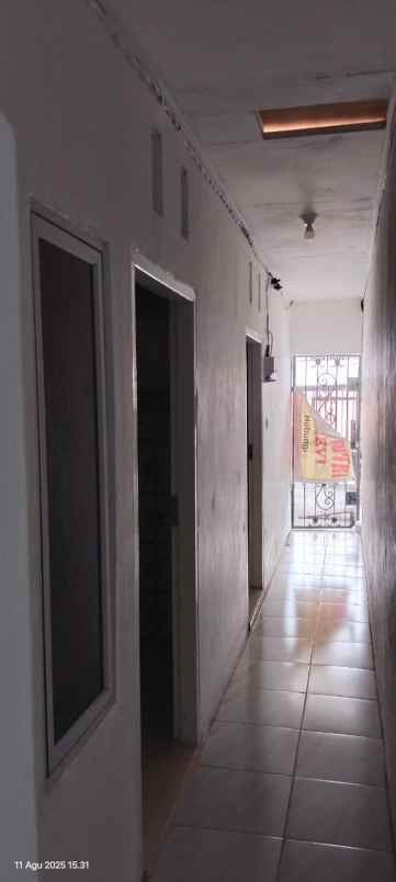 dijual rumah jl karya 1