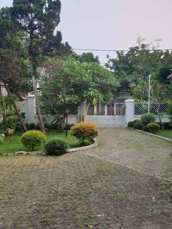 dijual rumah jl kejaksaan iv kreo kec