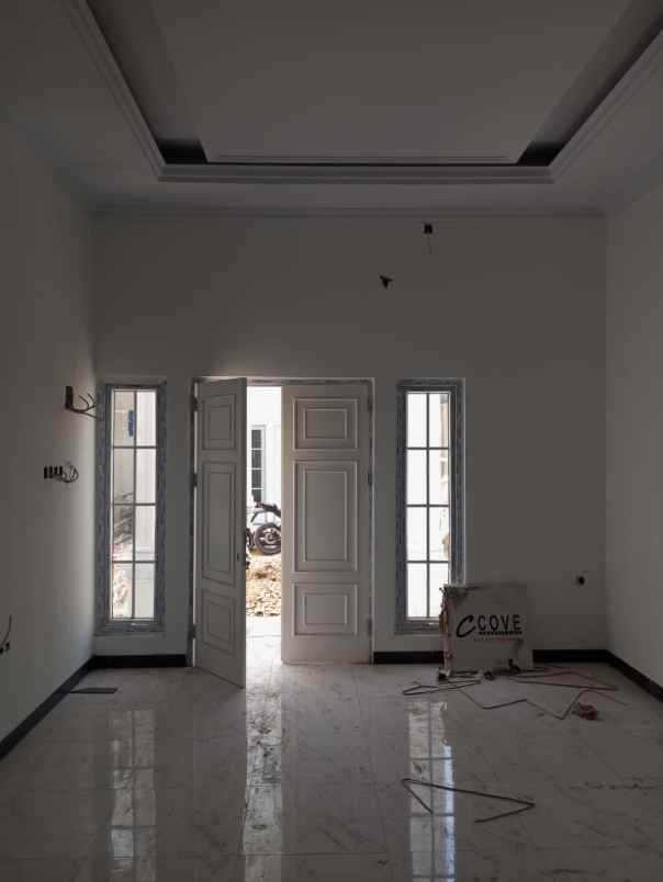 dijual rumah jl kelapa dua wetan