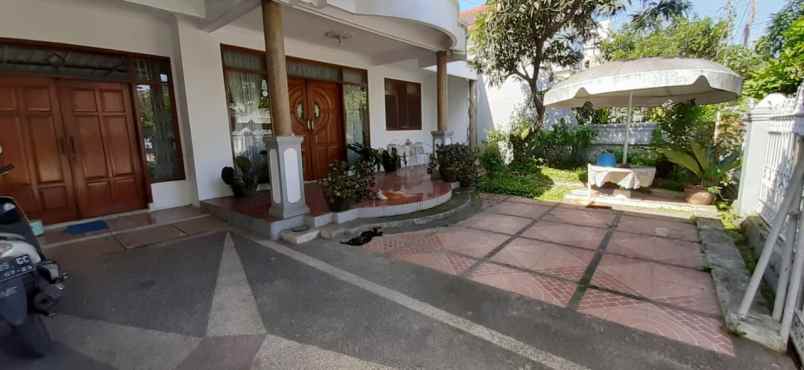 dijual rumah jl kidung turangga