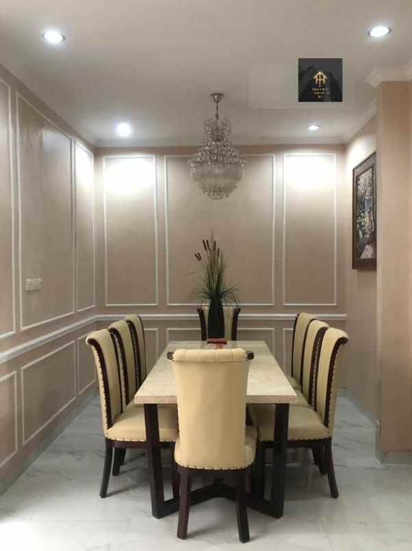 dijual rumah jl kotabaru parahyangan