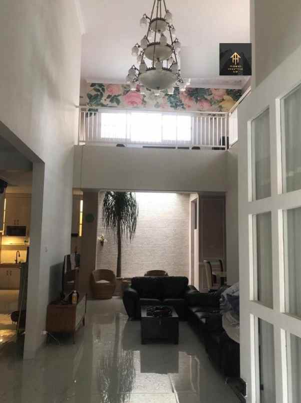 dijual rumah jl kotabaru parahyangan