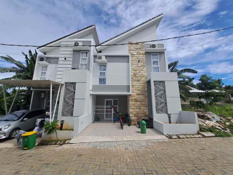 dijual rumah jl kramat asem no 36b
