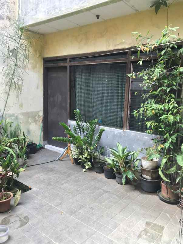 dijual rumah jl labuan kebon waru