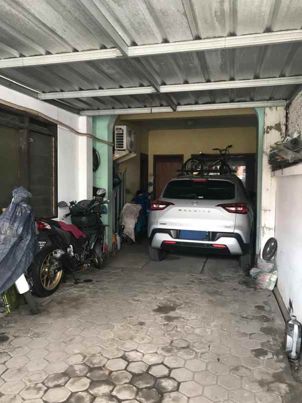 dijual rumah jl labuan kebon waru