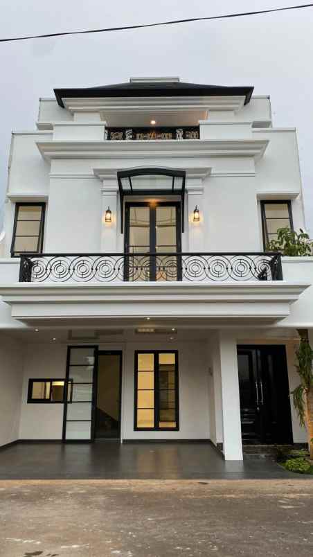 dijual rumah jl lapangan tembak cibubur