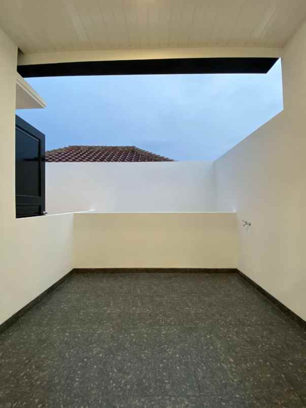 dijual rumah jl lapangan tembak cibubur