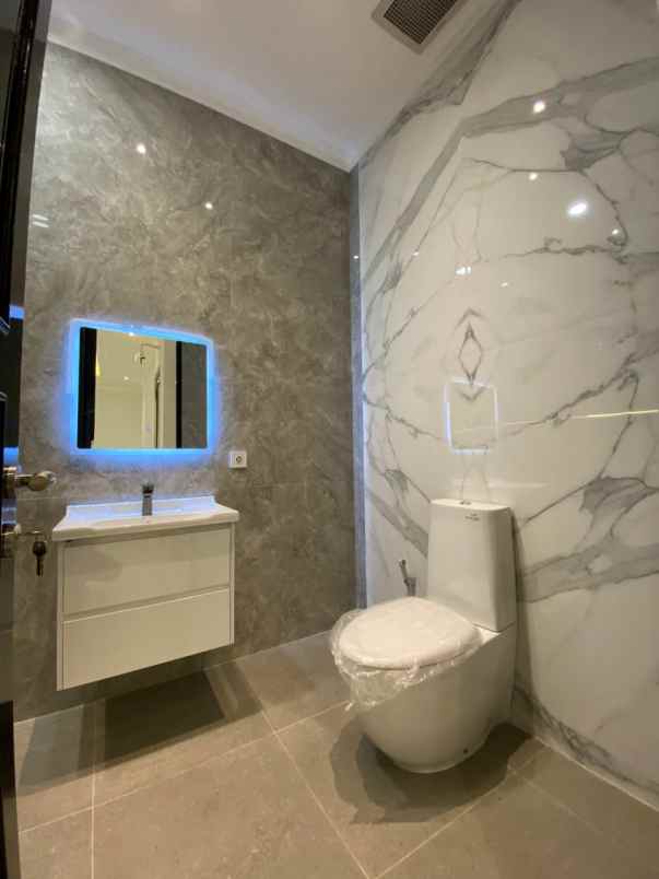 dijual rumah jl lapangan tembak cibubur