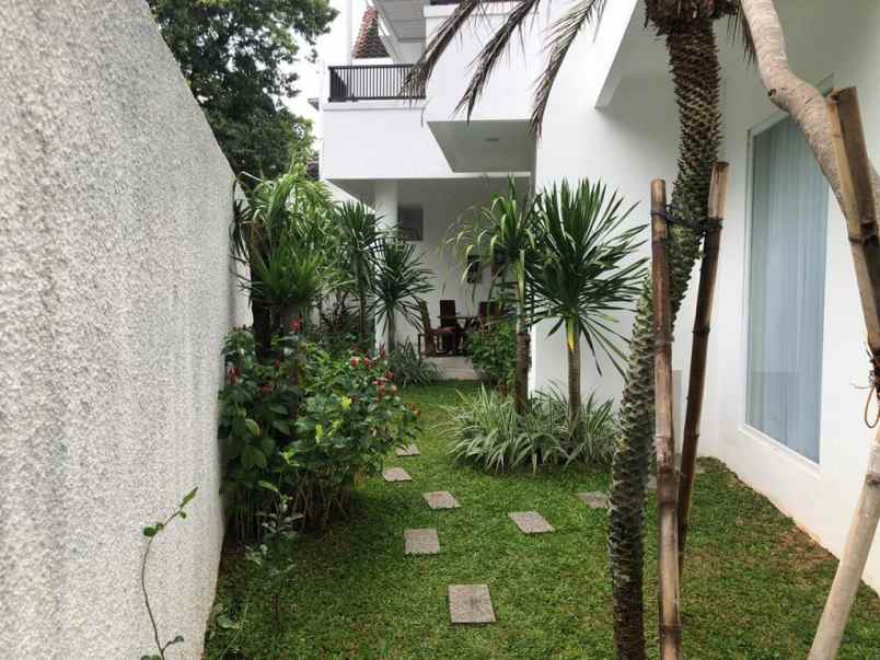 dijual rumah jl lebak bulus raya