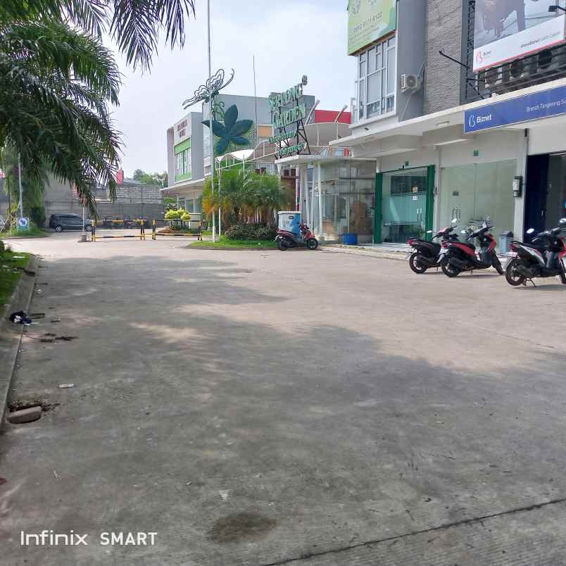 dijual rumah jl lkr selatan suradita