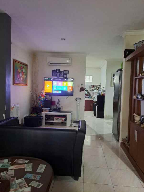 dijual rumah jl mars tata surya