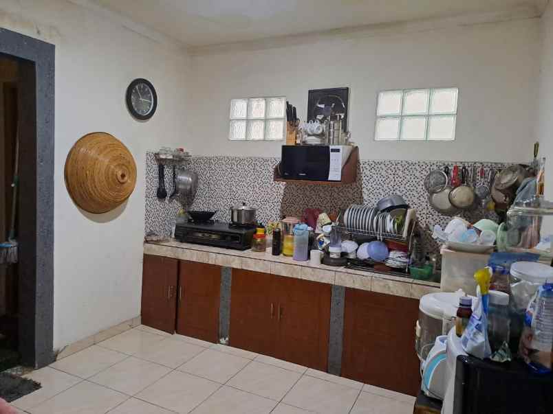 dijual rumah jl mars tata surya