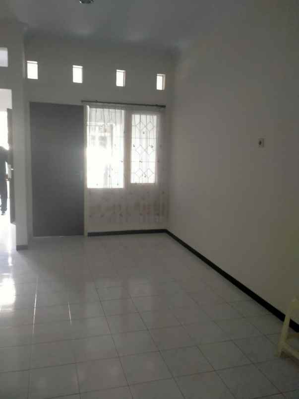dijual rumah jl palem hijau sidoarum