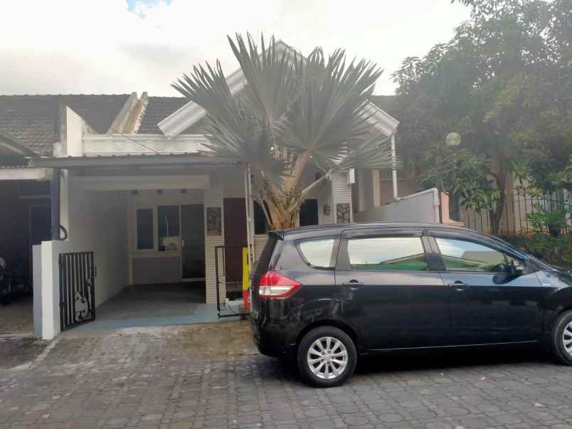 dijual rumah jl palem hijau sidoarum