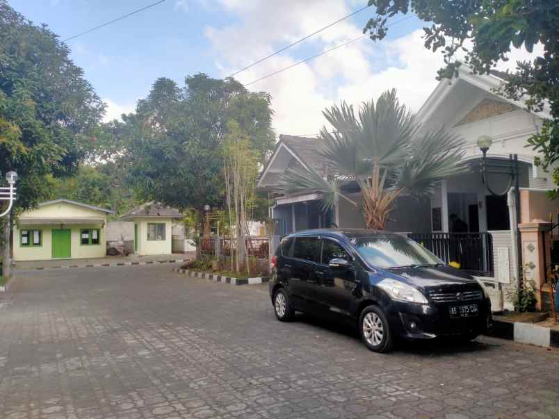 dijual rumah jl palem hijau sidoarum