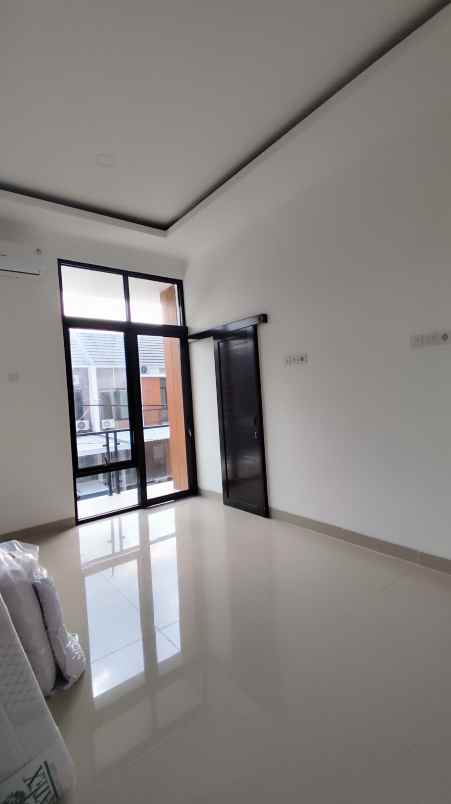 dijual rumah jl pandawa lima raya