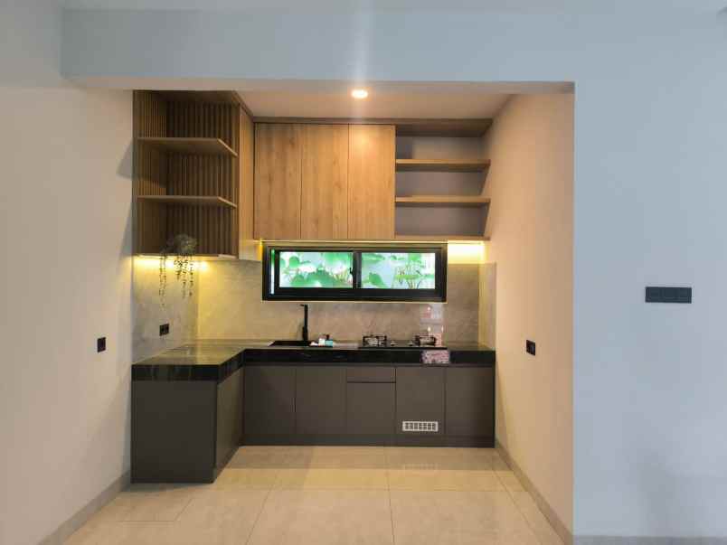 dijual rumah jl penggilingan baru i