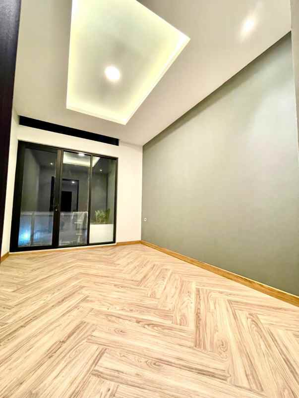 dijual rumah jl penggilingan baru i