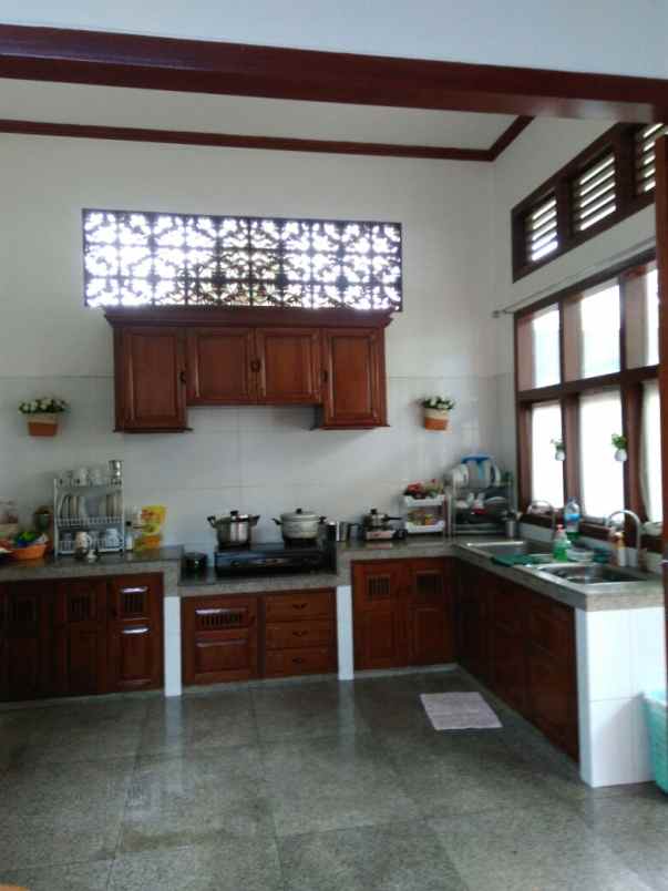 dijual rumah jl puter 9 jurang mangu