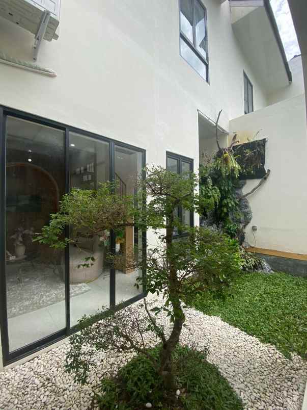 dijual rumah jl rambutan iii