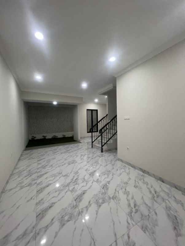 dijual rumah jl ratna raya jatibening