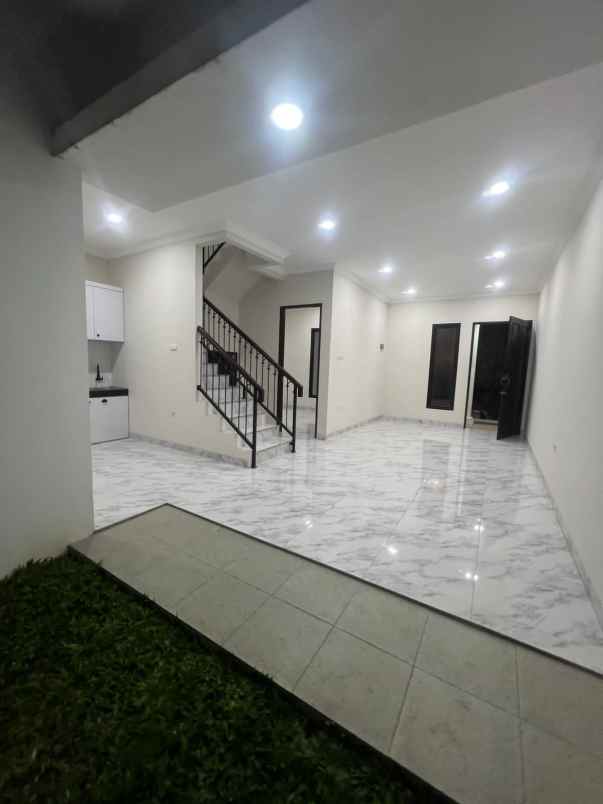 dijual rumah jl ratna raya jatibening