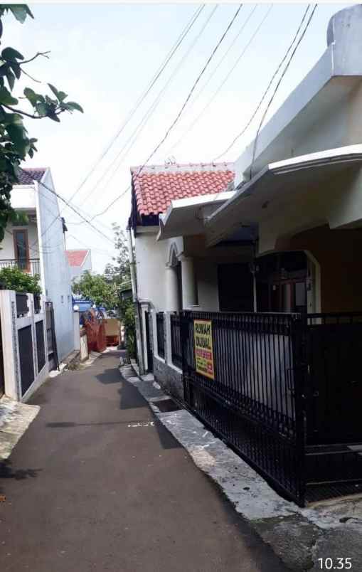 dijual rumah jl raya cipedak