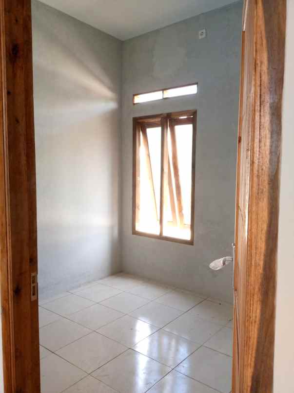 dijual rumah jl raya daru