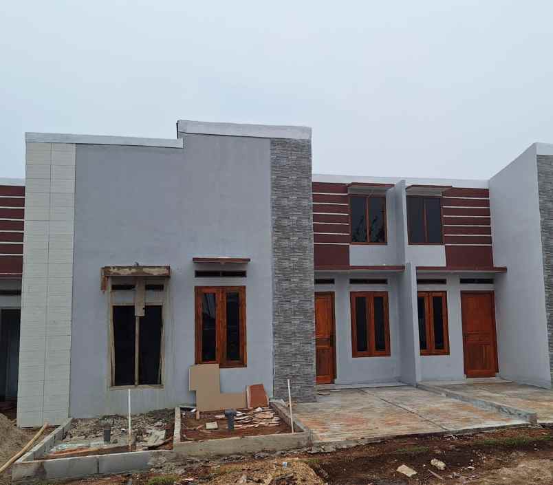 dijual rumah jl raya daru