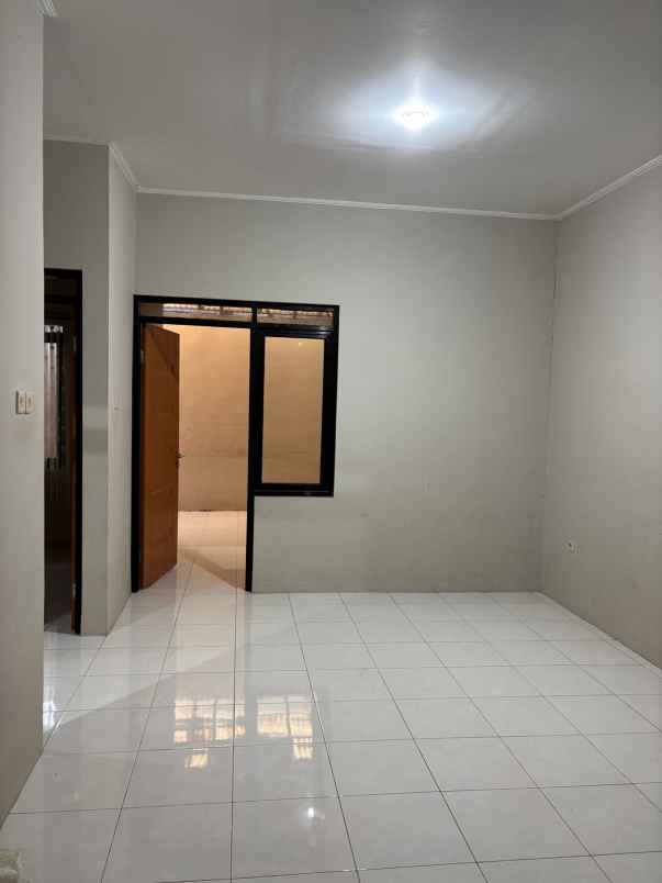 dijual rumah jl raya gading tutuka