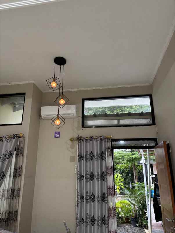 dijual rumah jl raya gading tutuka